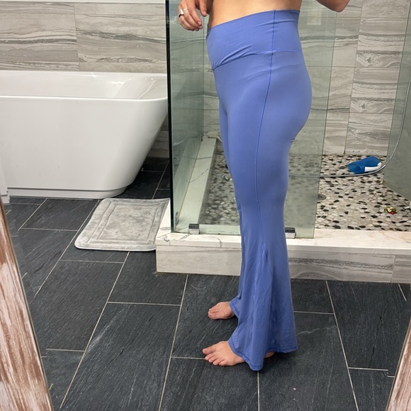 High-rise super flares with rib detailing on the flare - Picture 6 of 6